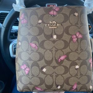 Limited collection coach tote with matching wallet